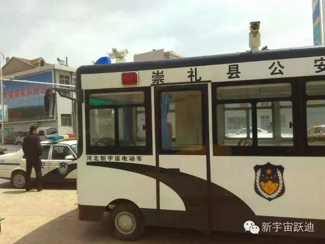 躍迪移動警務室執(zhí)勤崇禮縣,維護地方社會穩(wěn)定