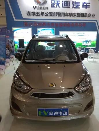 躍迪攜旗下全系新能源汽車產(chǎn)品及躍迪警務(wù)用車強(qiáng)勢(shì)亮相鄭州展